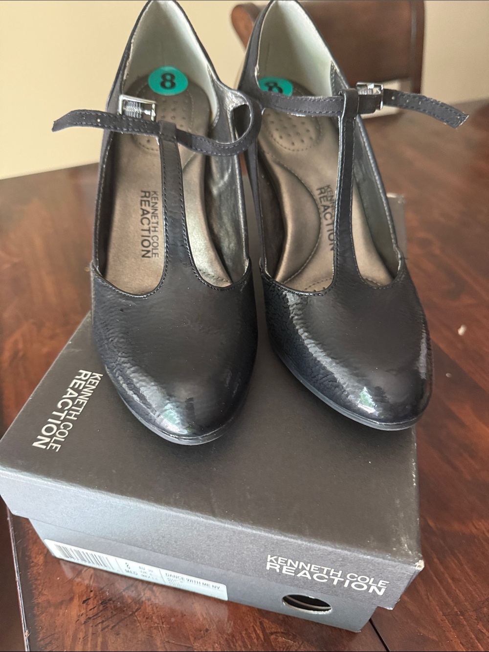Kenneth Cole Reaction Black T-Strap Patent Pumps size 8